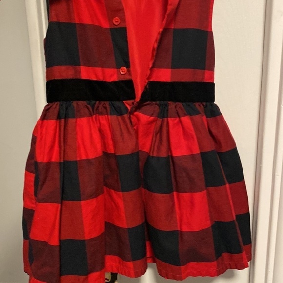 𝅺CARTER’S red and black dress. Size 24 months - Picture 2 of 3